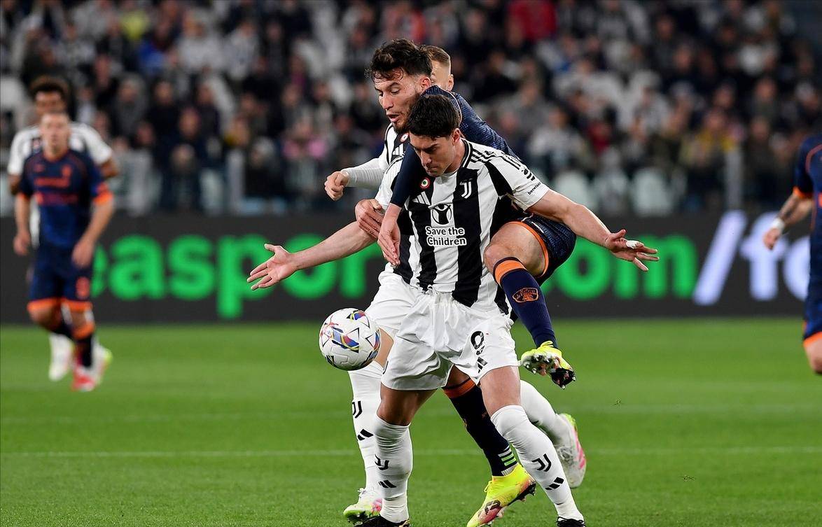 关于赛前专访:拉普拉塔大学生主帅谈世俱杯目标的信息 关于赛前专访:拉普拉塔大学生主帅谈世俱杯目标的信息