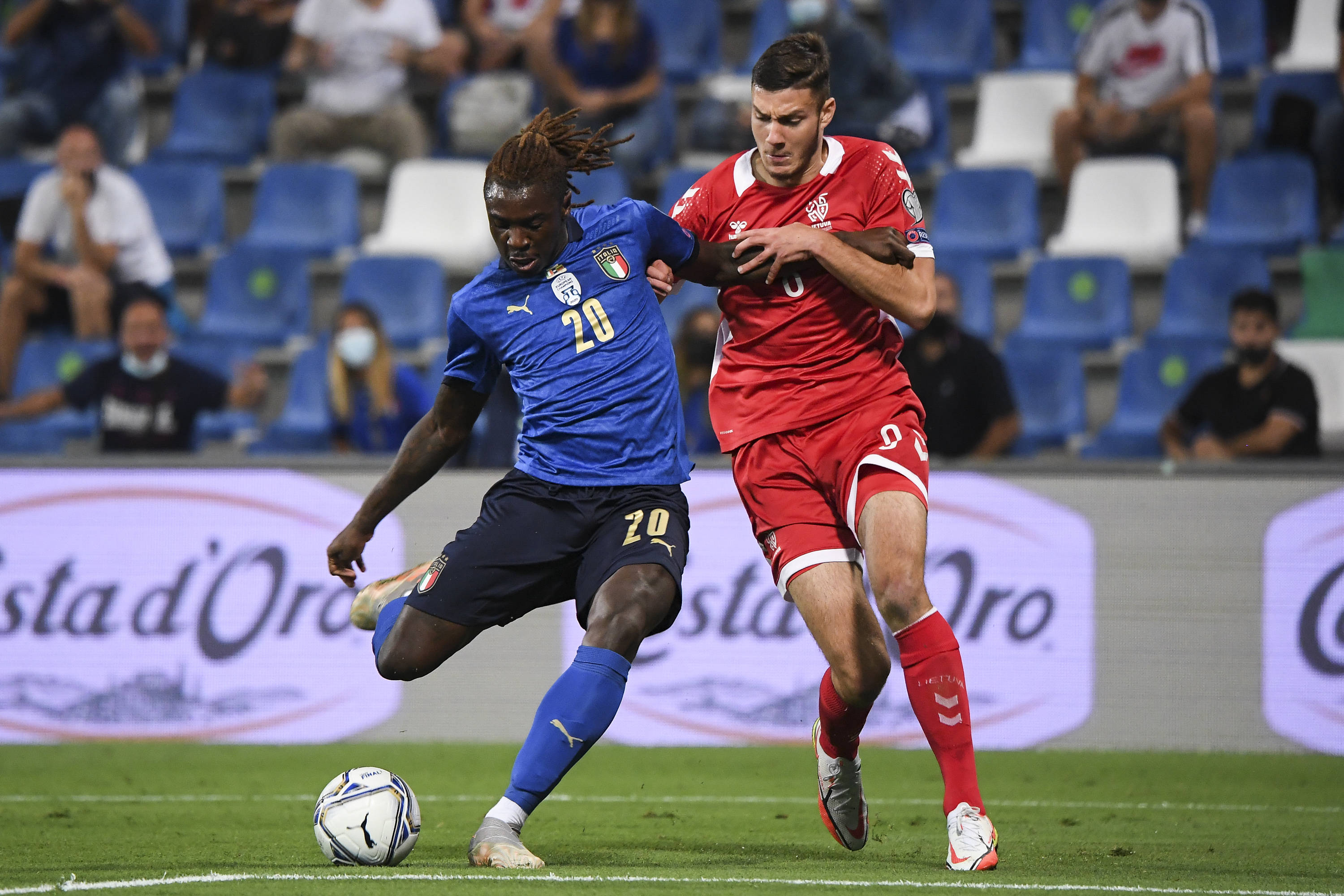 关于意大利足球巨星球员斗志昂扬,备战赛事加紧的信息 关于意大利足球巨星球员斗志昂扬,备战赛事加紧的信息