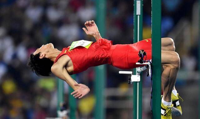 瑞士选手实现跳高比赛突破，跻身前三