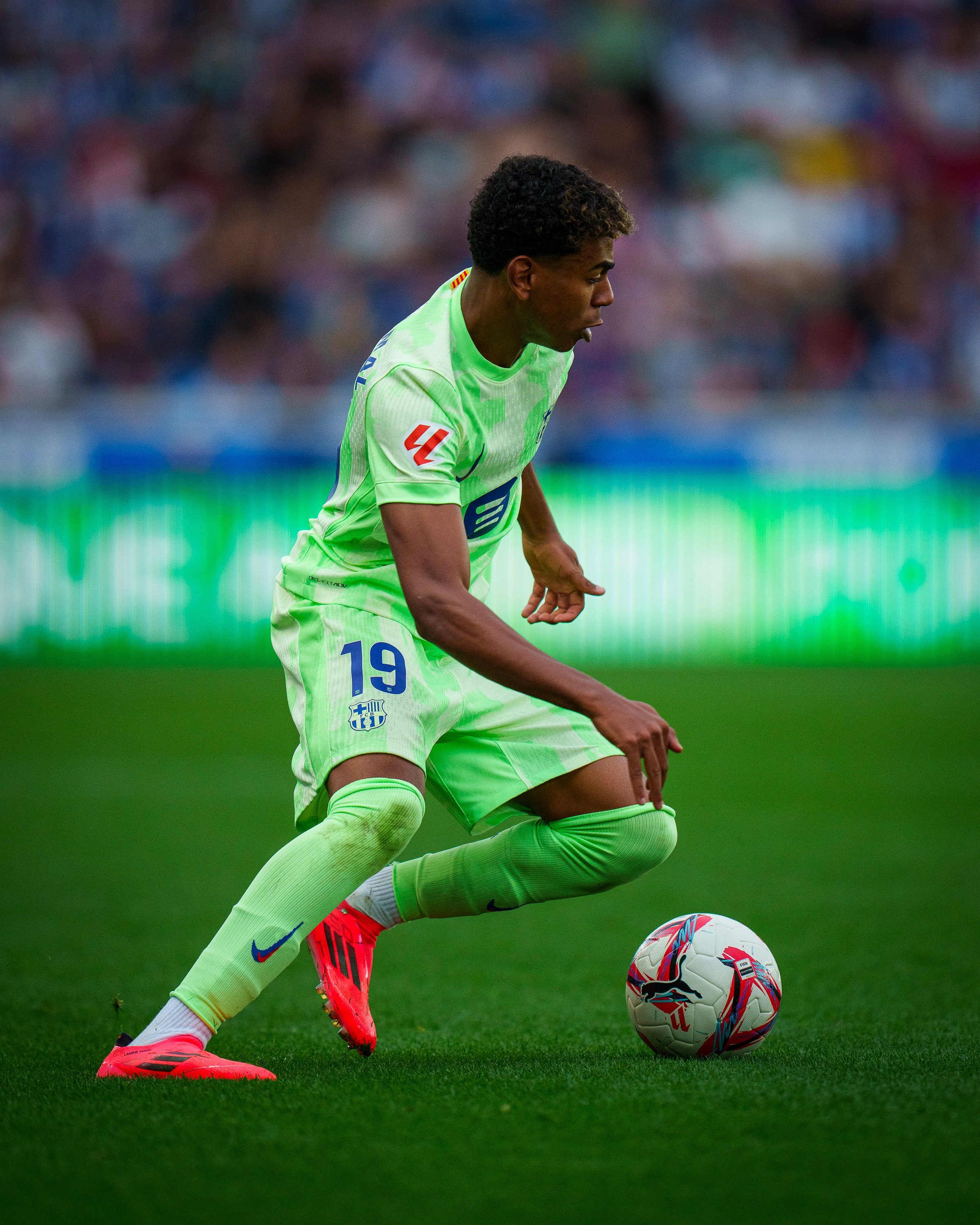 AC米兰轻取英格兰，莱万帽子戏法意甲的简单介绍