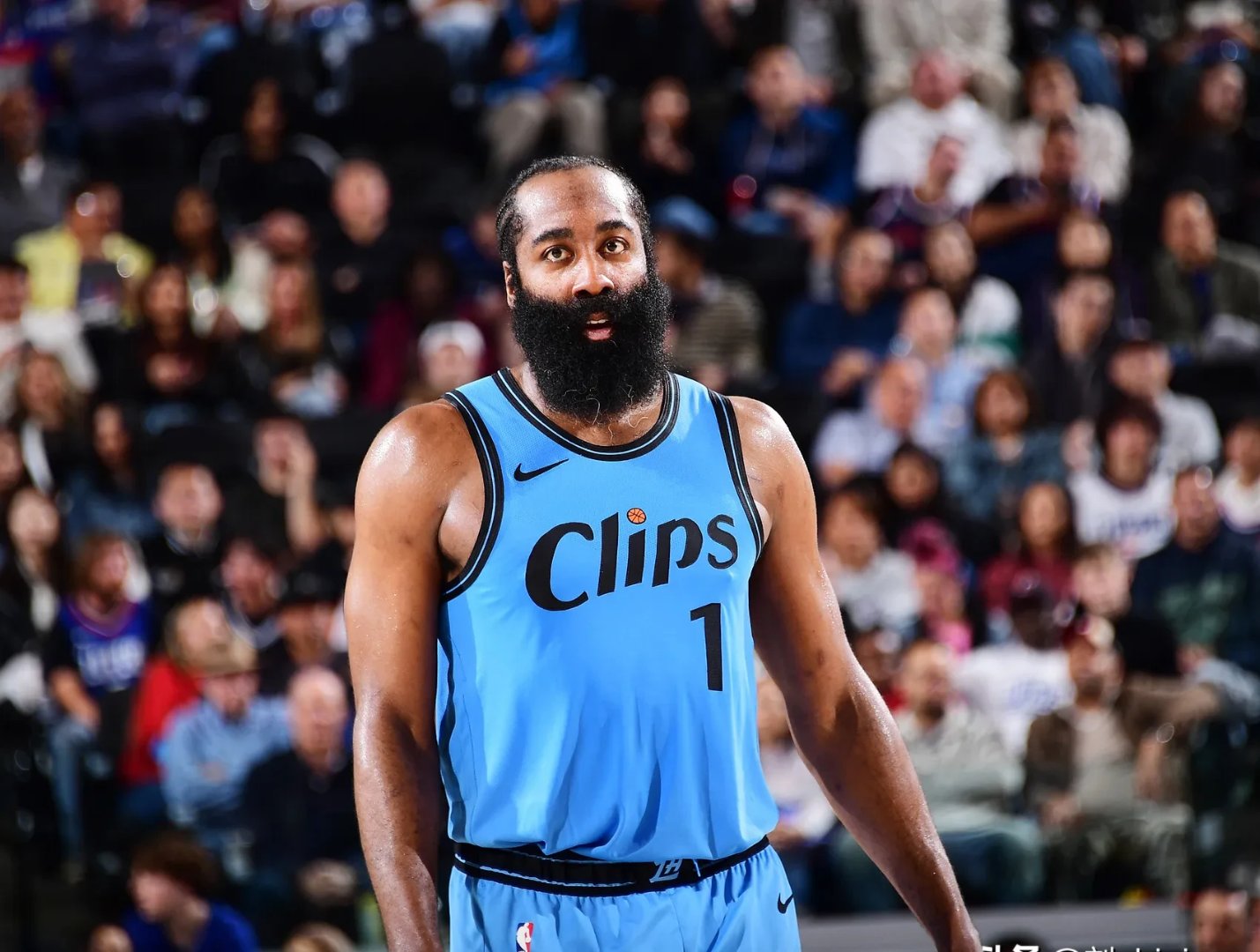 火箭憾负活塞,哈登全面发威的简单介绍 火箭憾负活塞,哈登全面发威的简单介绍